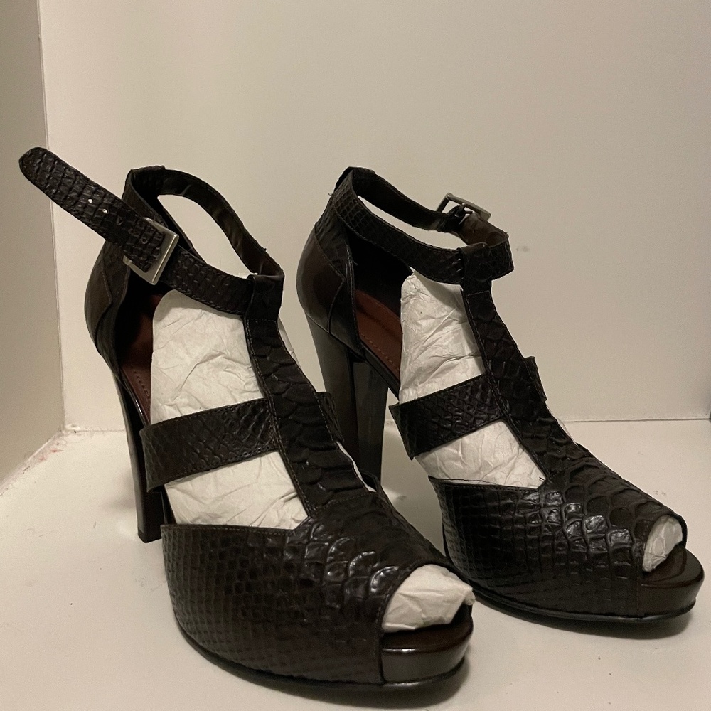 BRAND NEW CHOCOLATE EMBOSSED HEELS